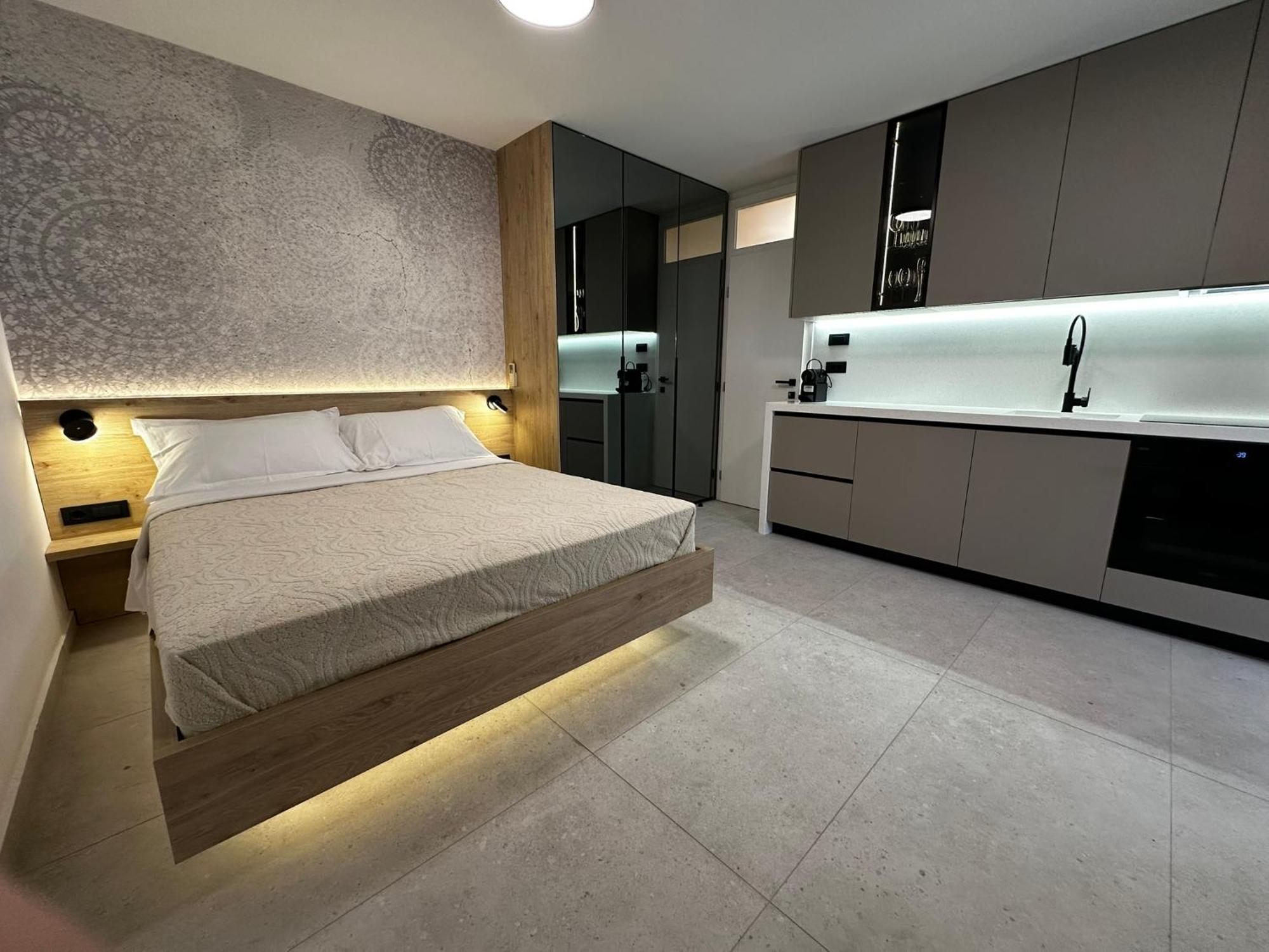 Studio Apartments Lace Novalja Eksteriør billede