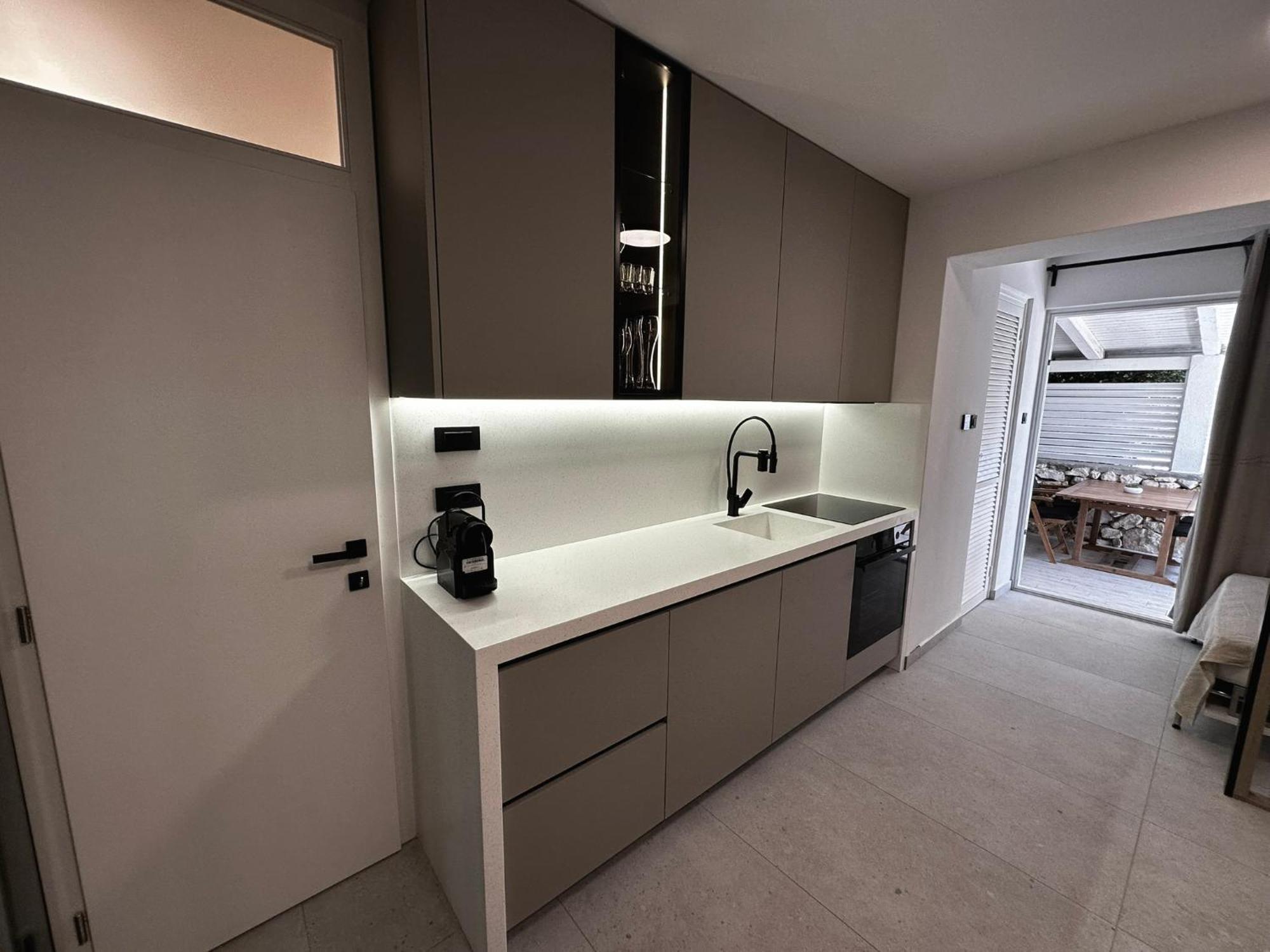 Studio Apartments Lace Novalja Eksteriør billede