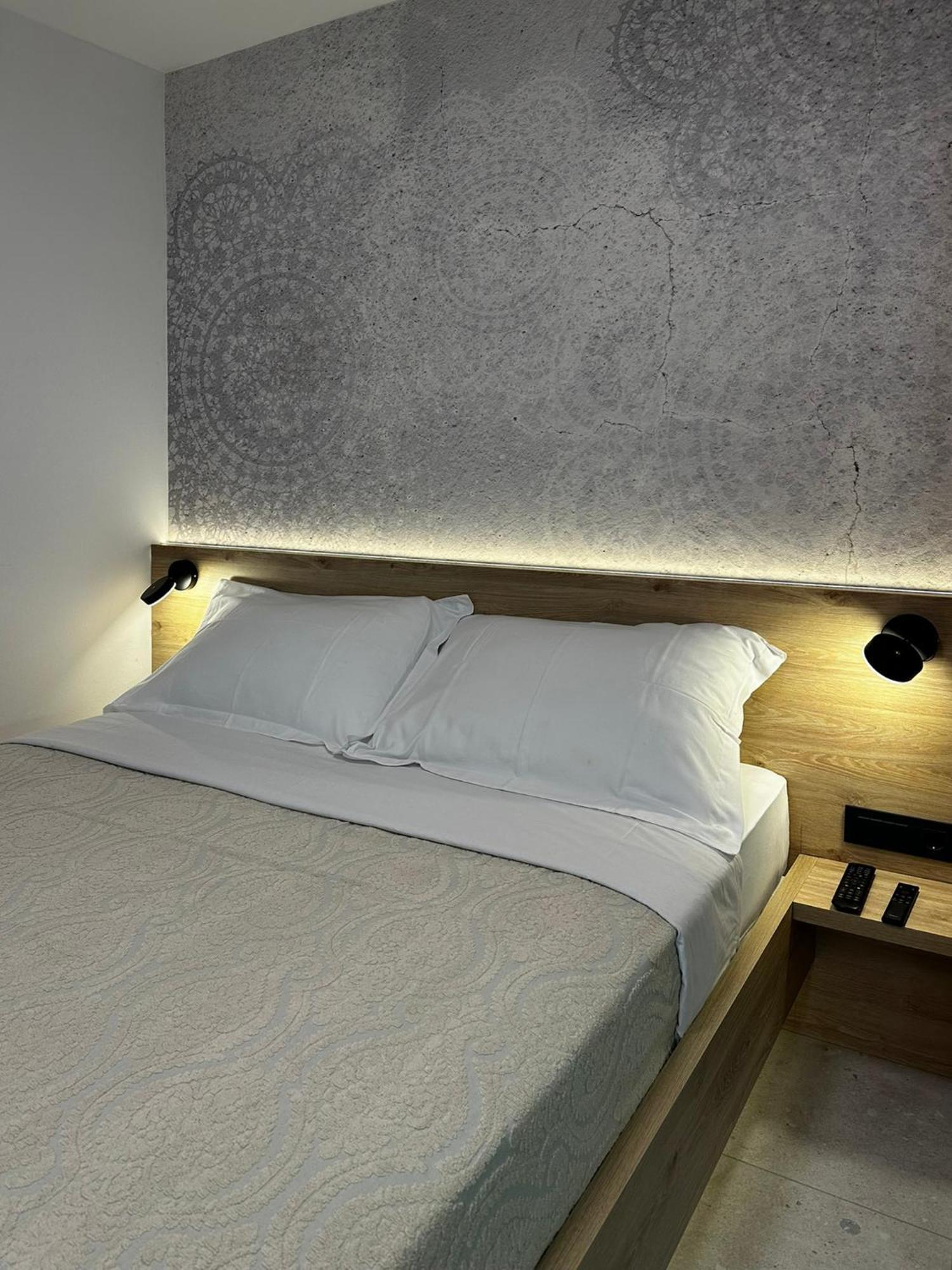 Studio Apartments Lace Novalja Eksteriør billede